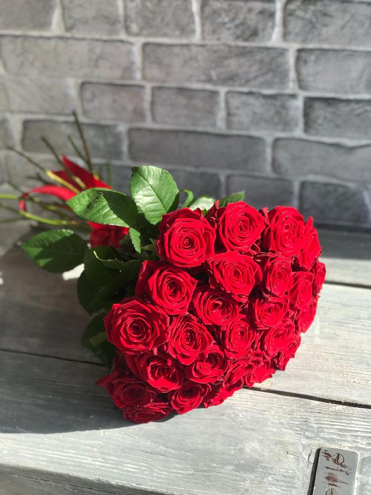 Букет Красные розы Фридом в Шумихе