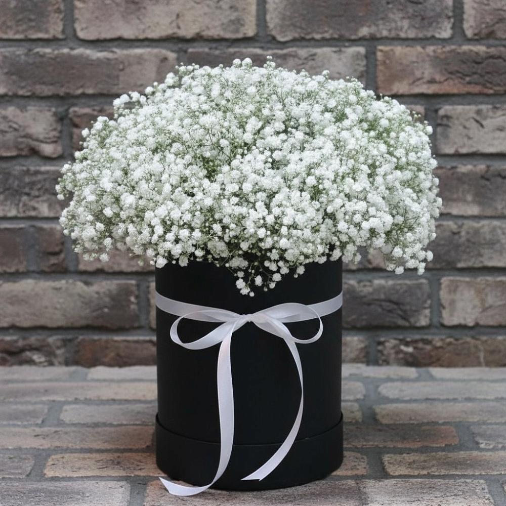 Цветочная композиция из Гипсофила в шляпной коробке в Шумихе