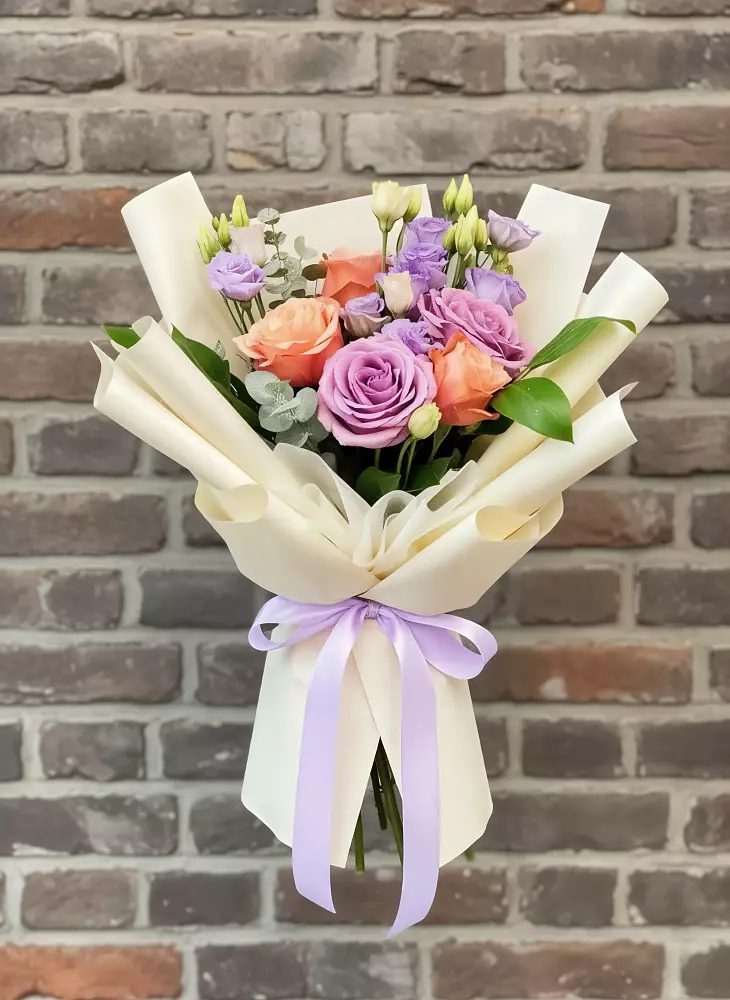 Букет цветов из: Лизиантусы и Розы в Шумихе