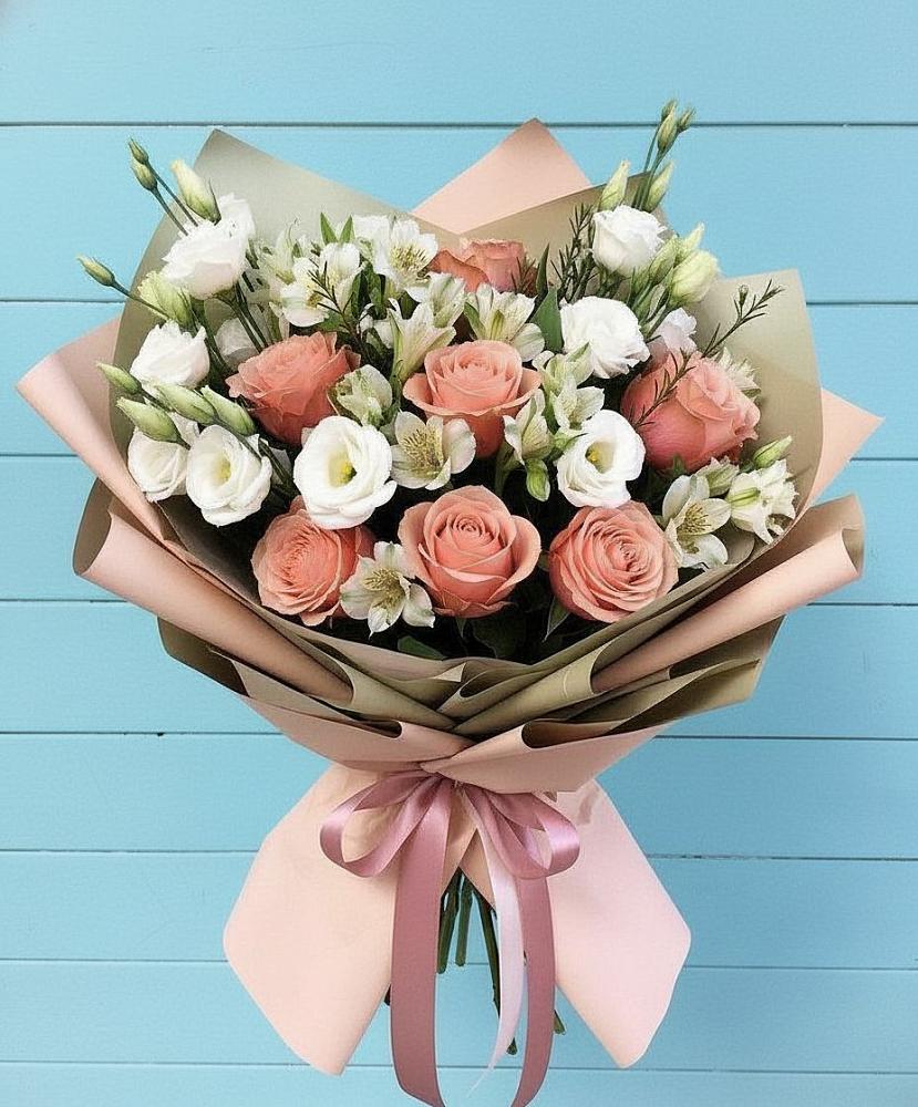 Букет цветов из: Розы, Альстромерии и Лизиантусы в Шумихе