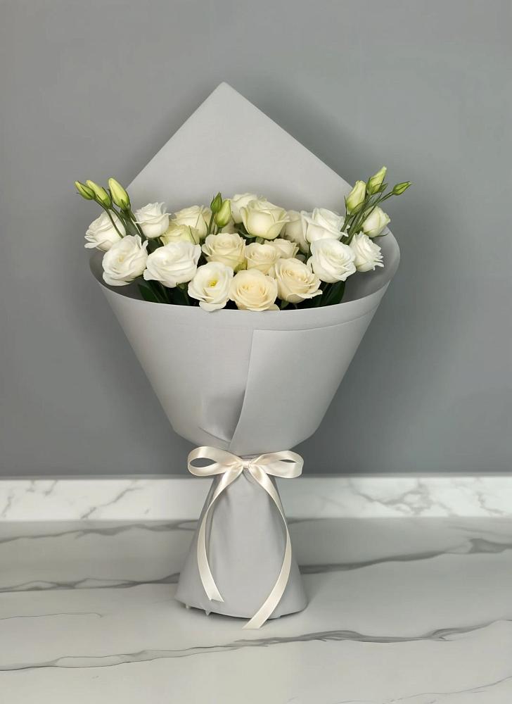 Букет цветов из: Розы и Лизиантусы в Шумихе