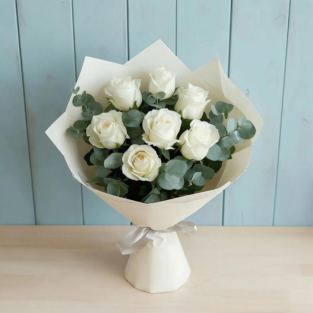 Букет Белые розы в Эвкалипте в Шумихе