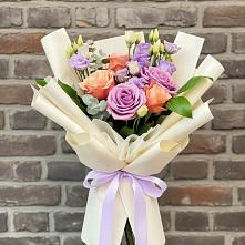 Букет цветов из:  Лизиантусы и Розы #REPLACE_PRED# Шумихе