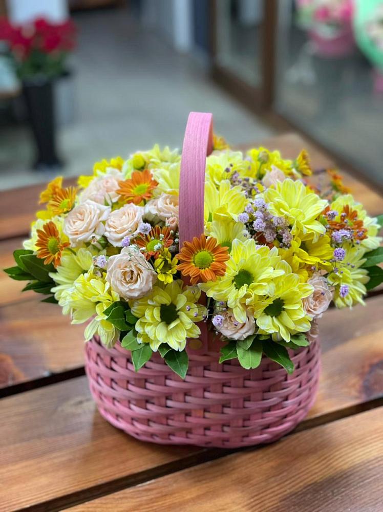 Цветочная композиция из Хризантемы и Розы в корзине в Шумихе