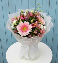 Букет цветов из:  Герберы, Альстромерии и Лизиантусы #REPLACE_PRED# Шумихе