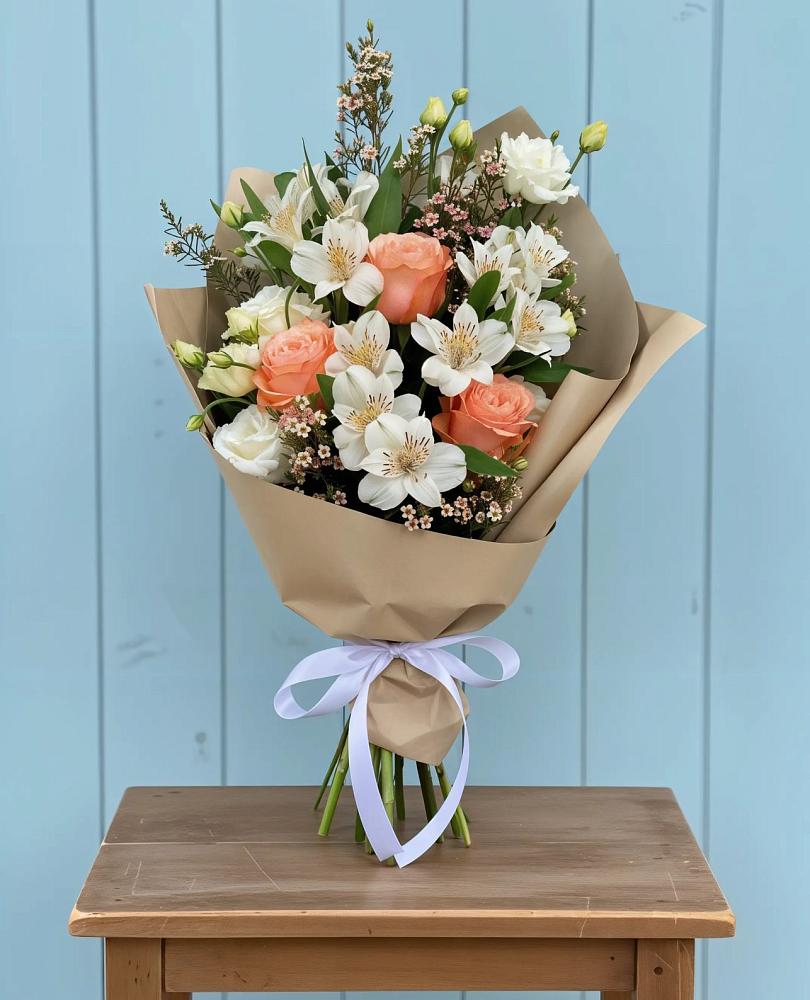 Букет цветов из: Альстромерии, Лизиантусы, Розы и Хризантемы в Шумихе